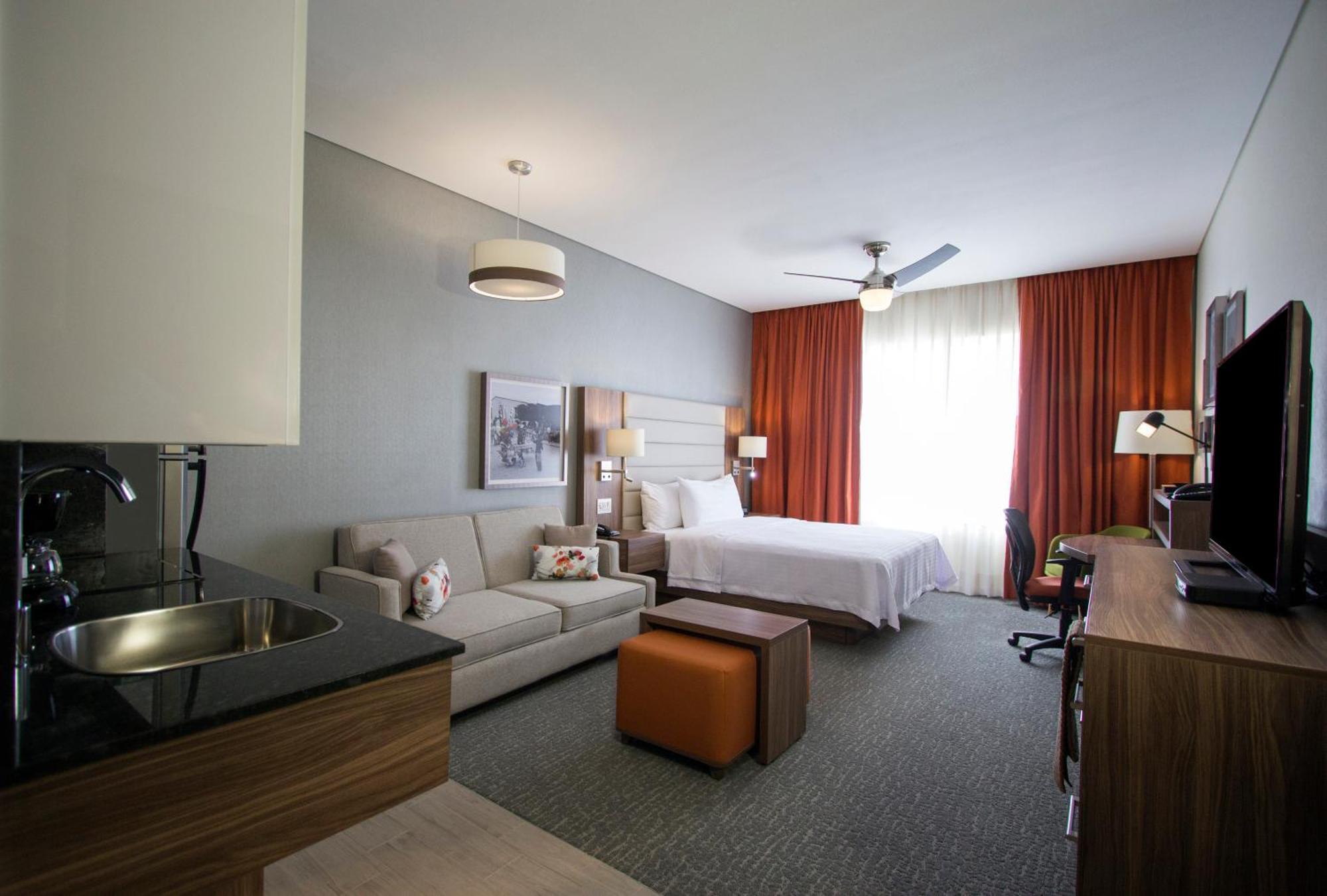 Fiesta Aeropuerto Del Bajio Hotel